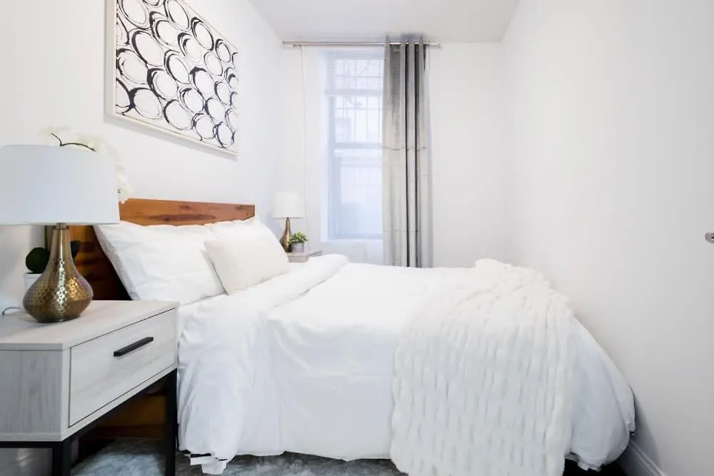 Appartamento 1435-2 3 Bedrooms 2 Bath Wd Ues New York
